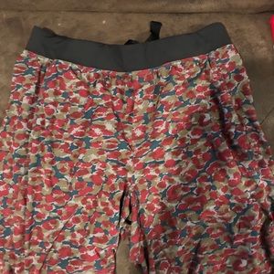 Red print lululemon men’s shorts